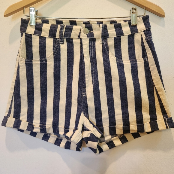 H&M DIVIDED striped jean shorts size 10 - Picture 2 of 6